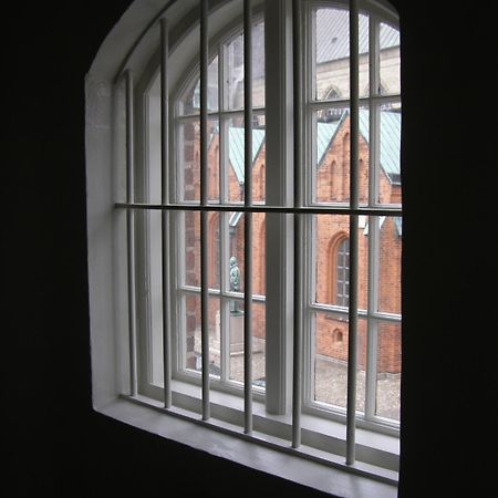 Bed and Breakfast Den Gamle Arrest Рибе Экстерьер фото