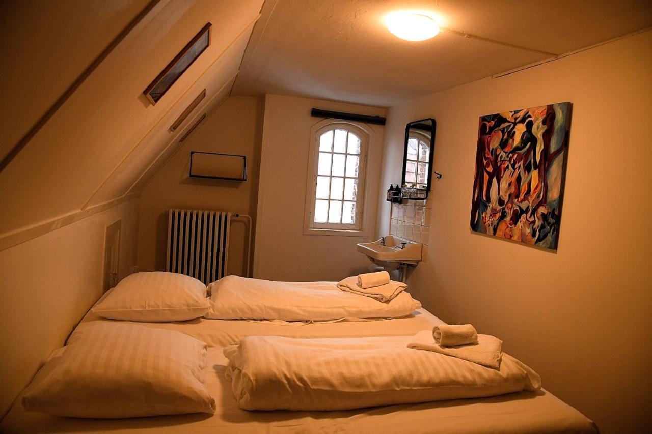 Bed and Breakfast Den Gamle Arrest Рибе Экстерьер фото