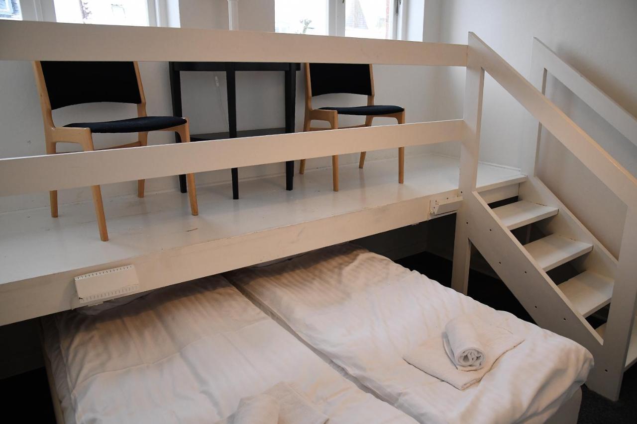 Bed and Breakfast Den Gamle Arrest Рибе Экстерьер фото