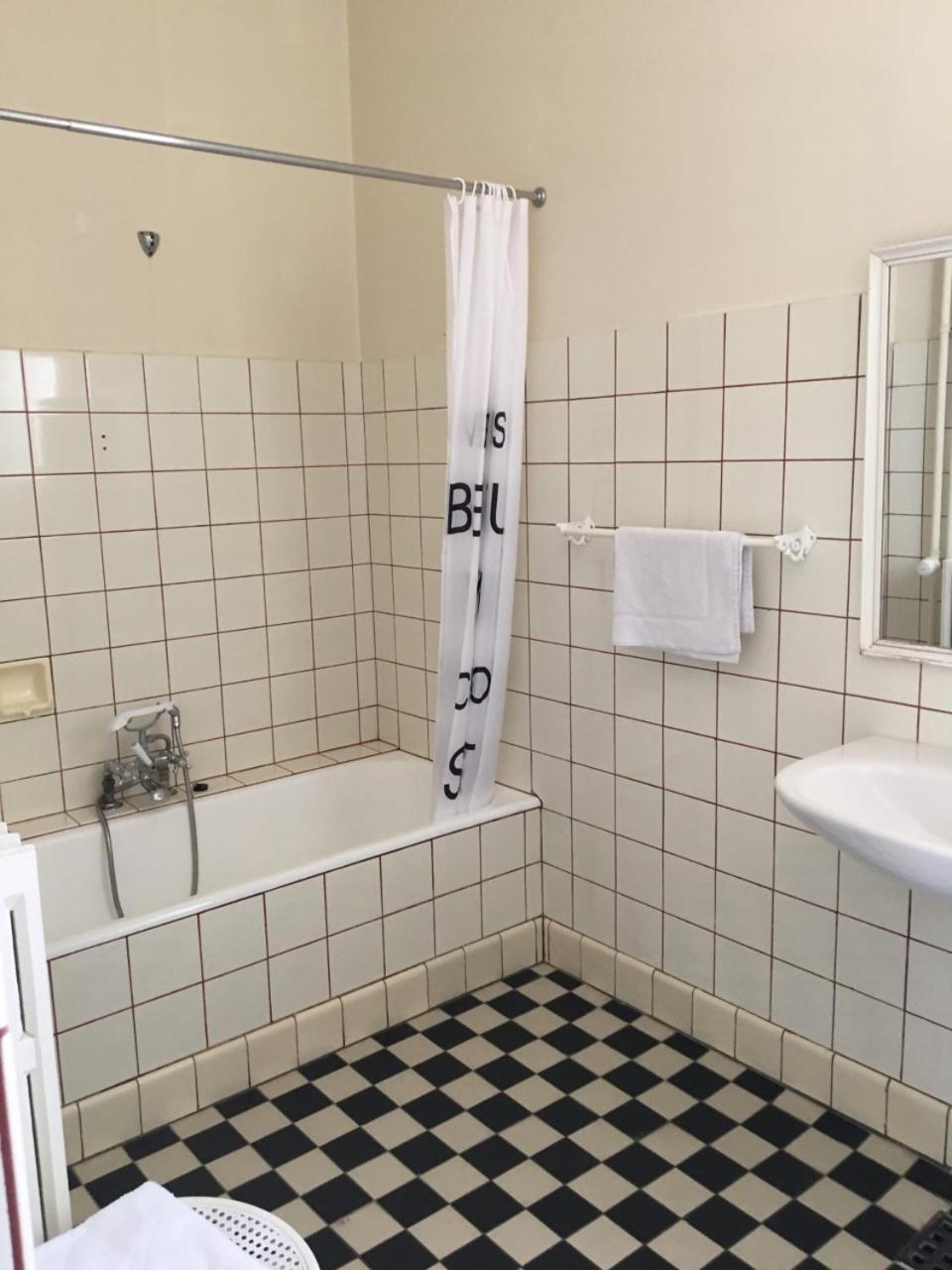 Bed and Breakfast Den Gamle Arrest Рибе Экстерьер фото