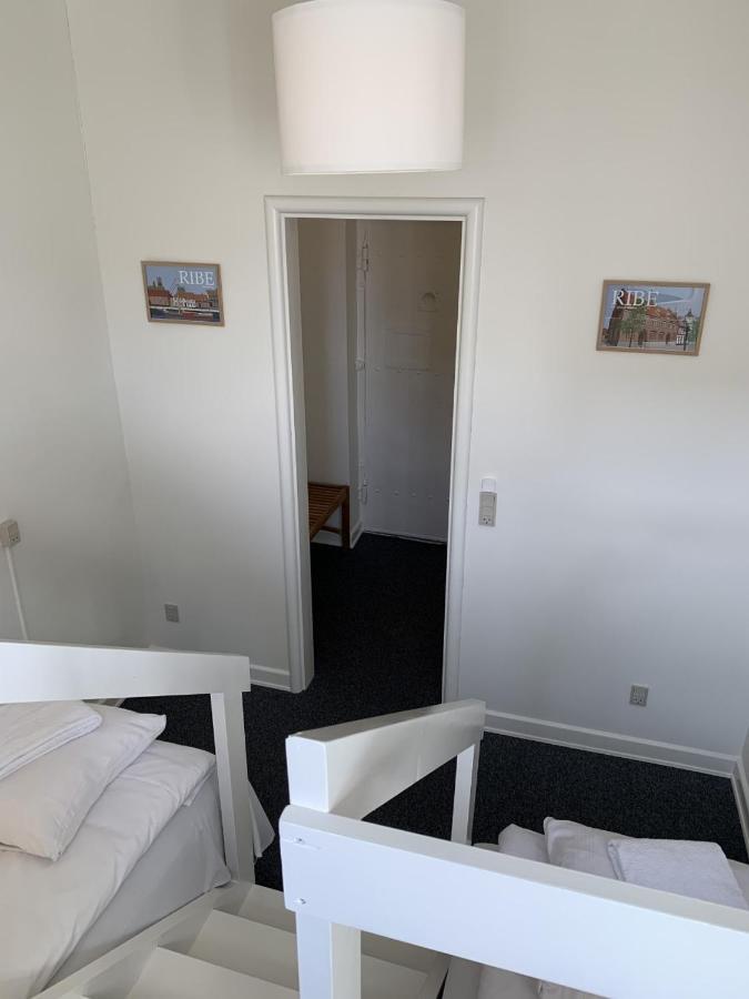 Bed and Breakfast Den Gamle Arrest Рибе Экстерьер фото