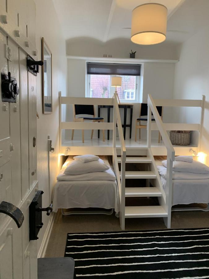 Bed and Breakfast Den Gamle Arrest Рибе Экстерьер фото