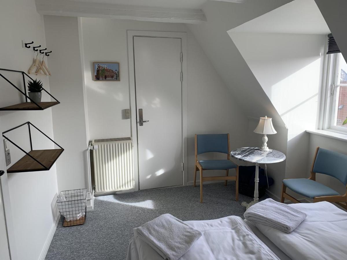Bed and Breakfast Den Gamle Arrest Рибе Экстерьер фото