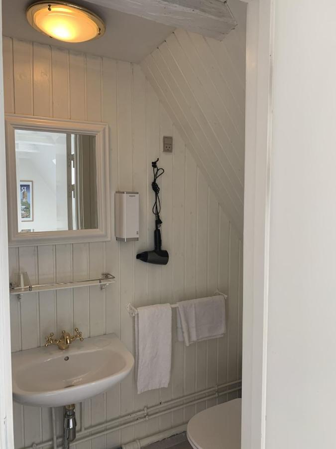 Bed and Breakfast Den Gamle Arrest Рибе Экстерьер фото