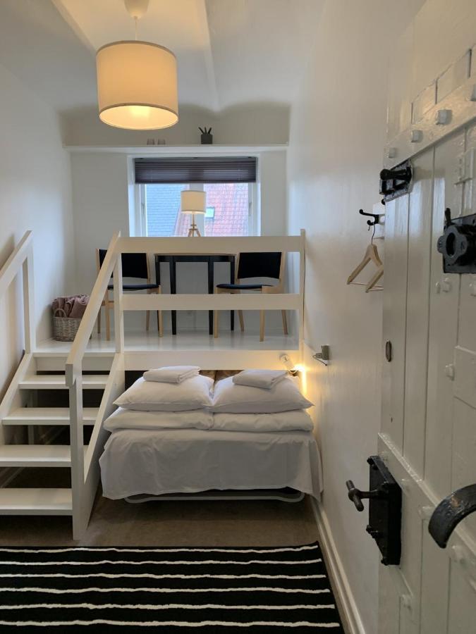 Bed and Breakfast Den Gamle Arrest Рибе Экстерьер фото